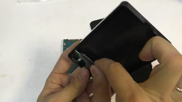 ?Не выкидывайте старый HDD от ноутбука! Сделайте переносной жесткий диск за 200 рублей! смотреть онлайн