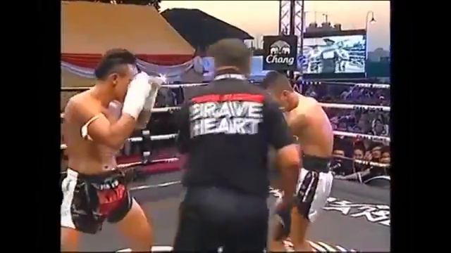 Thai Fight 21 Dec 2014 Iquezang Kor.Rungthanakeat (Thailand) VS Saping Yu (Myanmar) смотреть онлайн