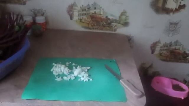 Выбрасываете черешки от свеклы? А зря - они очень вкусные! смотреть онлайн