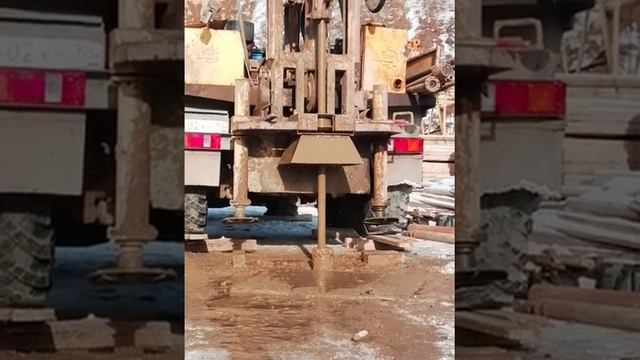 Бурение инженерной скважины. Водоприток. Урб 2а2 на базе Урал. смотреть онлайн