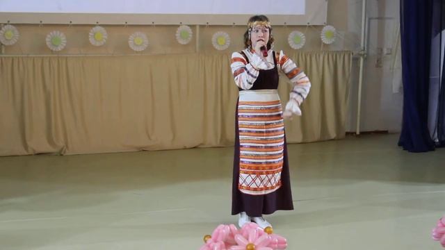 Унру Олеся Васильевна. Широкая радостная улица. Коми-Пермяцкая народная песня смотреть онлайн