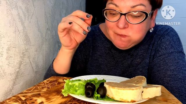 МУКБАНГ/Лаваш с паштетом и маслины/Обжор и разговоры на камеру смотреть онлайн
