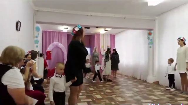 Мама и Родина чем- то похожи. Мама красивая, Родина тоже! смотреть онлайн