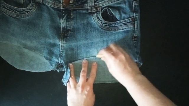 DIY / SHORTS WITH FRINGED JEANS / SHORTS JEANS FLECOS /SHORT EN JEAN / JEANS-SHORTS