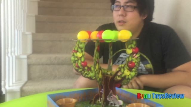 Family Fun Game Night for Kids with Apple Pop and Eggs Surprise смотреть онлайн