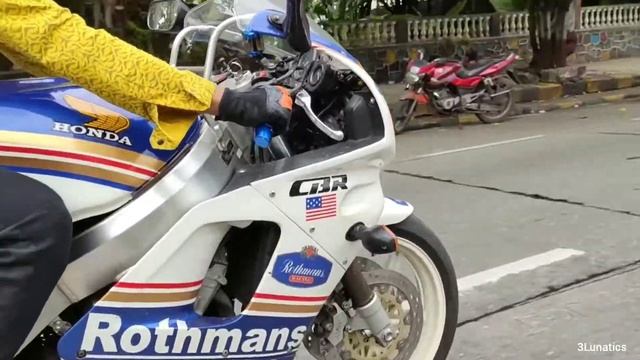 Old school Honda CBR900RR rothmans. One in India. Superbikes in Mumbai смотреть онлайн