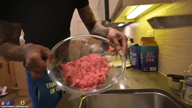 HOW TO MAKE The BEST Juicy Cheeseburger! (IT'LL CHANGE YOUR LIFE!) смотреть онлайн