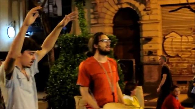 Performance del colectivo GULP contra Monsanto смотреть онлайн