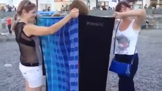 18 Девушки переодеваются на пляже Ялты Что делать если девушке нужно переодеться на пляже Ялты смотреть онлайн
