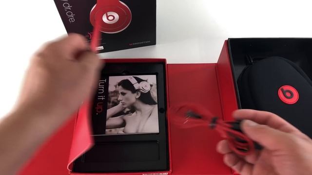 Retro unboxing: 2010 Monster, Beats by Dr. Dre Solo HD "Product RED" Edition смотреть онлайн