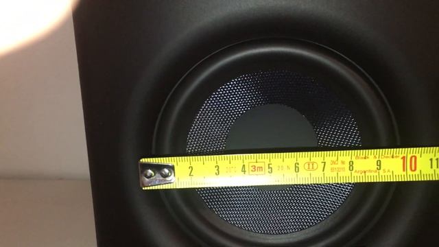 Presonus Eris E4.5 are not really 4.5" (11,43 cm), they are just 4" (10,16 cm) смотреть онлайн