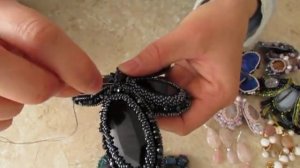 Способ как пришить булавку к броши.