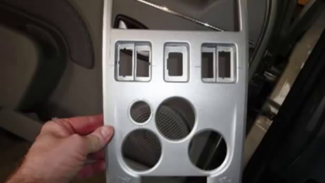 Как установить 2 din магнитолу в Рено Логан смотреть онлайн