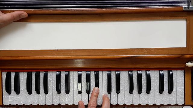 #51 Learning basic harmonium Ahmad Zahir's school D Minor scales هاموزش هارمونیه درس 51 смотреть онлайн