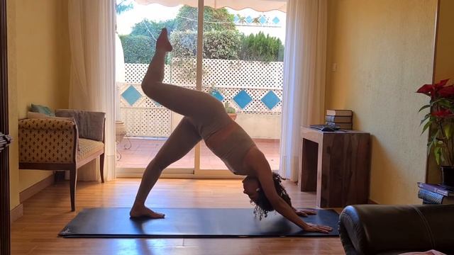 Jour 8 -20 mn pilates- 28 Days FLOW challenge. смотреть онлайн