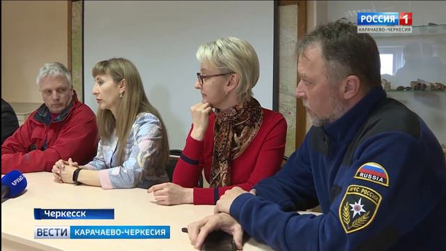 В МЧС прошла встреча с американским волонтером Джефом Спенсером смотреть онлайн