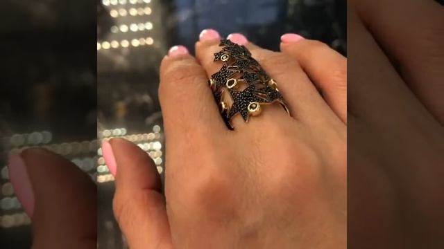 Потрясающее кольцо 585 пробы ,с черными фианитами смотреть онлайн