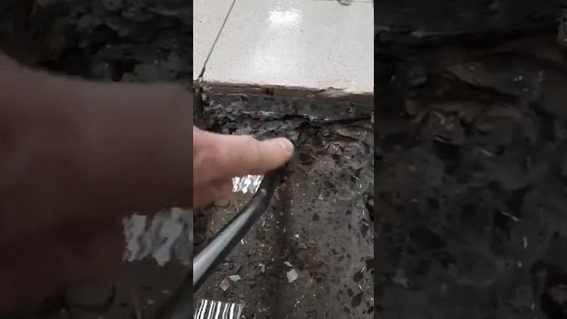 В Волгограде затопило магазины в подвале пятиэтажки смотреть онлайн