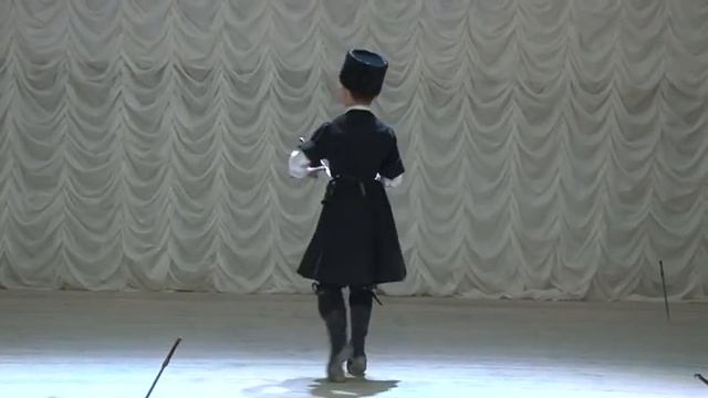 Кабардинский Танец с кинжалами.Красиво!!!!! Молодец!!! смотреть онлайн