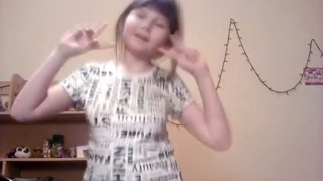 танец под песню "я хз как она называется лол" смотреть онлайн