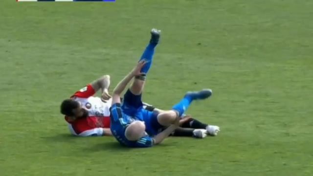 LESION LUCAS PRATTO FEYENOORD VS AJAX смотреть онлайн