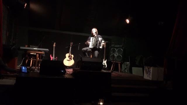 Sergey Galasuy исполняет Карл Хламкин "Канава" смотреть онлайн