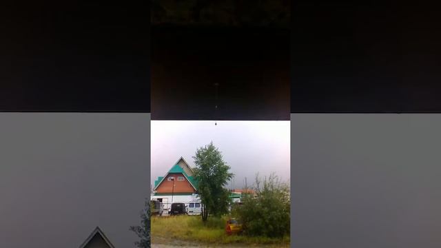 Нло в чёрном небе опустили шатл смотреть онлайн