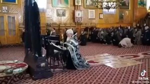 В Молдавии читает священник в храме Великого поста покаянный канон Андрея Критского 2023 г пост