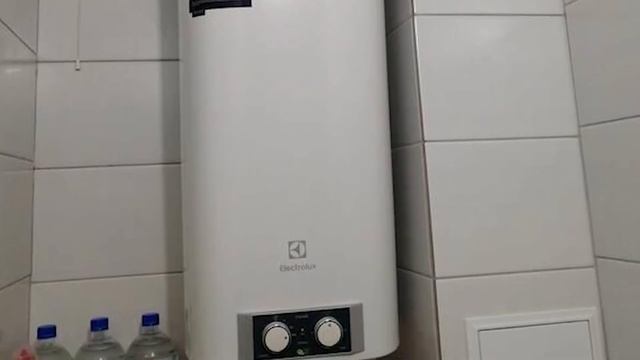 Электрический водонагреватель Electrolux EWH 50 Formax смотреть онлайн