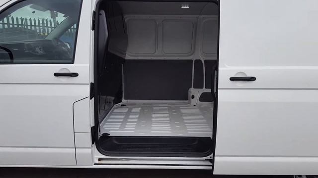 201CW183 - 2020 Volkswagen Transporter T6 LWB 2.0TDI 150Hp 24,350 смотреть онлайн