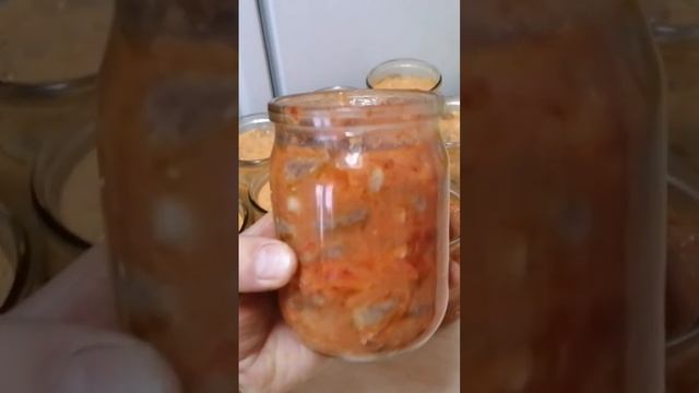 Куриные сердечки в сливочном соусе и гуляш. смотреть онлайн
