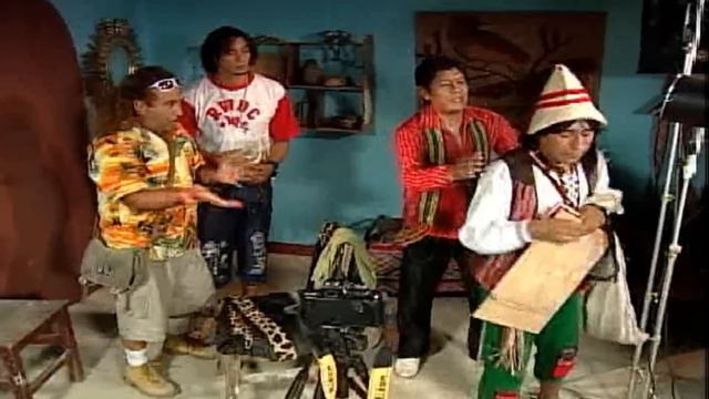 Cholo Juanito y Richard Douglas - El Fotógrafo / La Vecindad смотреть онлайн