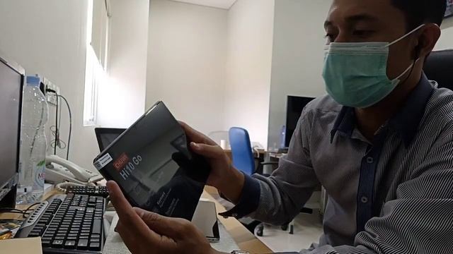 Unboxing Tablet Chuwi Hi 10 GO - Chuwi Tablet Windows смотреть онлайн