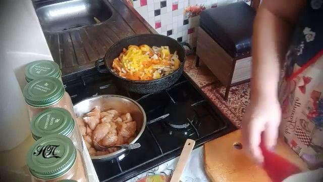 Куриное филе с овощами на сковороде Просто Вкусно Полезно смотреть онлайн