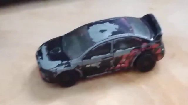 игрушечный Mitsubishi Lancer Evolution 2008 года спустя 2 года активного использования сыном смотреть онлайн