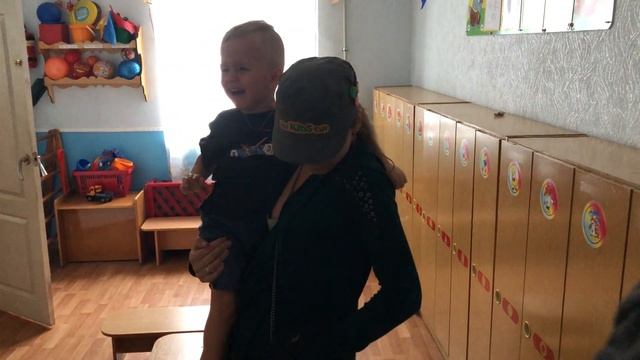 Забираем из детского сада, плачь ребенка, день второй смотреть онлайн