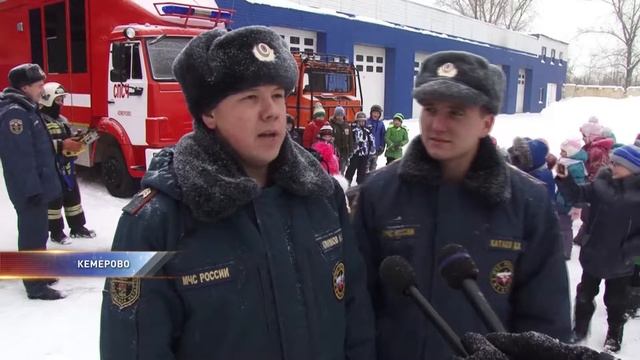 Кемеровские пожарные слепили из снега миньонов смотреть онлайн