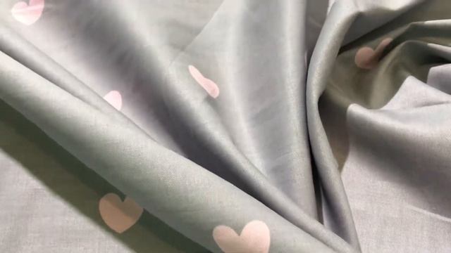 Сатин с сердечками розовыми на сером фоне смотреть онлайн