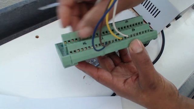 Usando MACH4 para controlar un motor Servo смотреть онлайн
