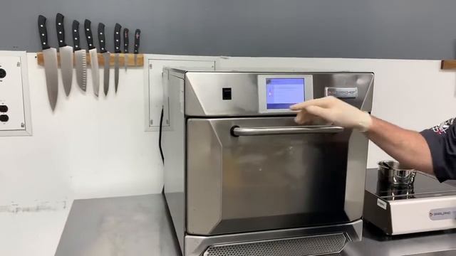 Оленина с овощами за 2 минуты в комбинированной печи Merrychef Eikon E4S смотреть онлайн