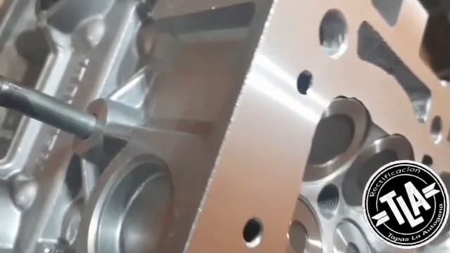 Alesado Tapa de Cilindro Renault K4M смотреть онлайн