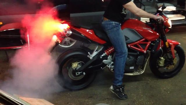 Benelli Stels 600 Benelli Bn 600 (burnout)