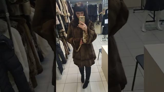 Очаровательная шуба из меха бобра смотреть онлайн