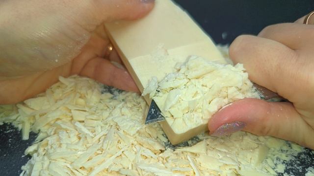 Хрустящее сухое мыло. Асмр. Dry soap cutting смотреть онлайн