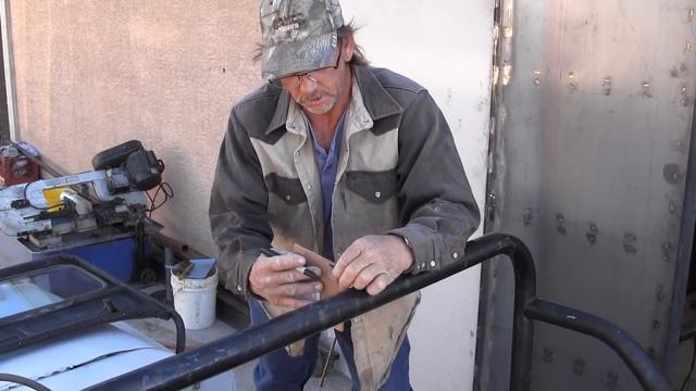 Mounting a Browning 1919 on a Jeep смотреть онлайн