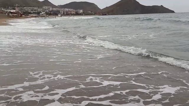 ЛЕВИТИРУЮТ НОГИ или Босиком по зимнему морю. смотреть онлайн