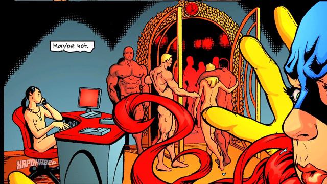 Бэтгёрл (в чем мать родила) бегает за Женщиной-Кошкой... | Catwoman | Batgirl | DC | ДиСи