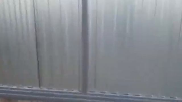 Закончен монтаж забора из профнастила для питомника для собак, смотреть онлайн