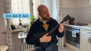 Как играть частушки на балалайке.