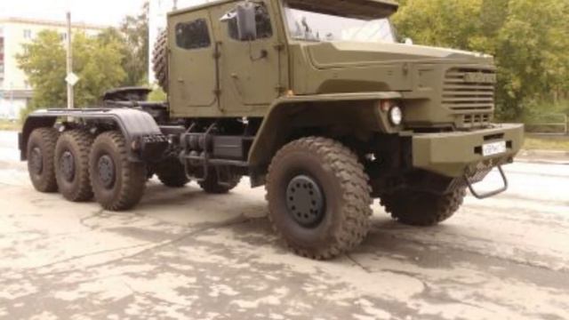 Новый УРАЛ 8×8 с объемом 12 л. и мощностью 600 л.с смотреть онлайн